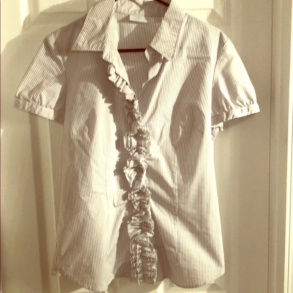 NWOT ruffles shirt - Picture 3 of 5